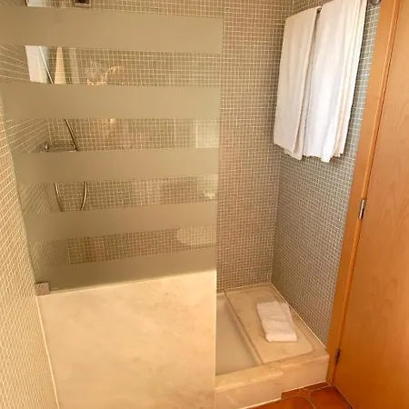 Olhos D'agua דירה 3*